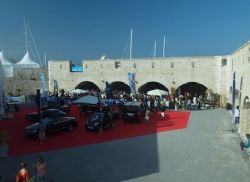 Crewlounge and charity cork contest at Antibes
